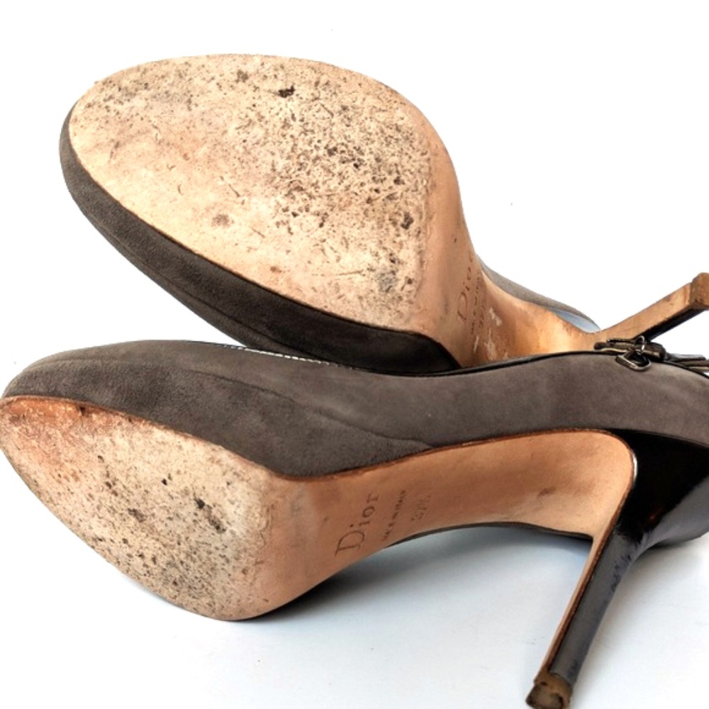 Dior Metallic Suede Pumps with Charm - Picture 6 of 8